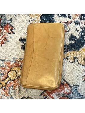 BACCI Women’s Zip-Around Wallet Tan Genuine Leather Zipper Logo Handmade